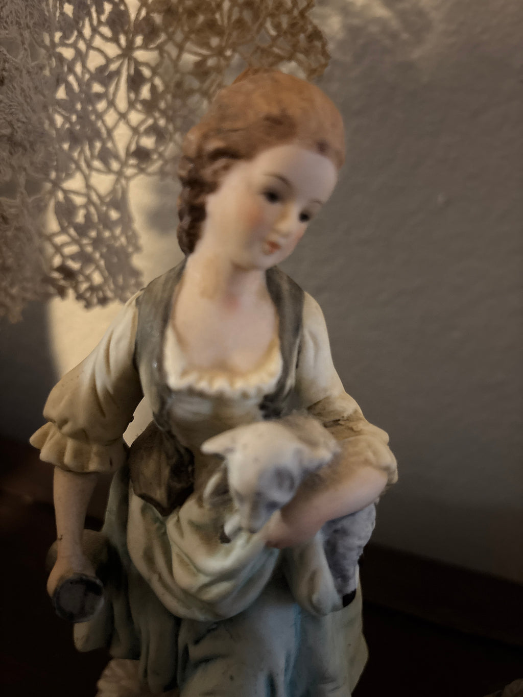 Vintage Ethan Alan set porcelain statues/figurines￼ farmer,& Wife