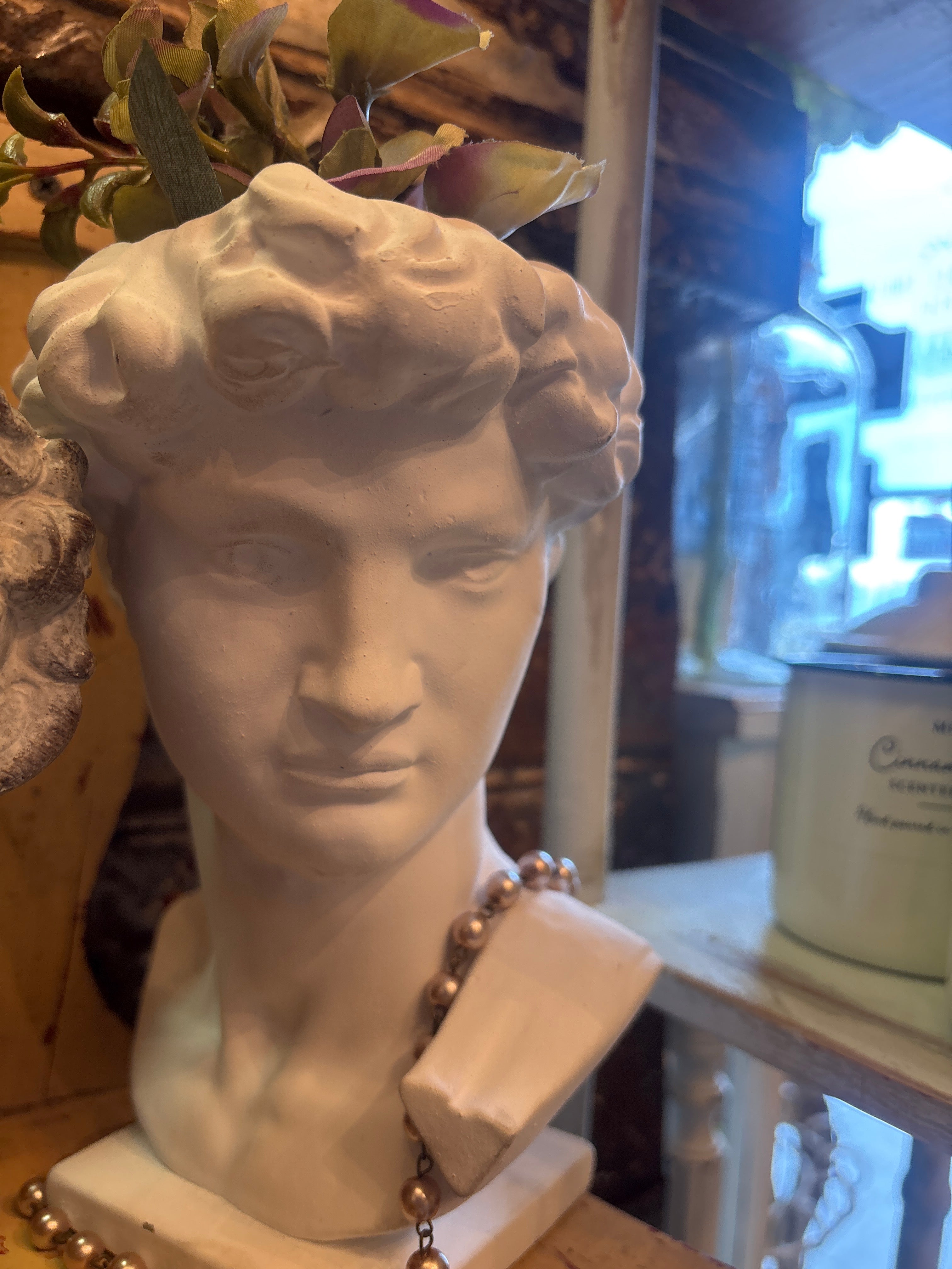 Flower pot head David concrete