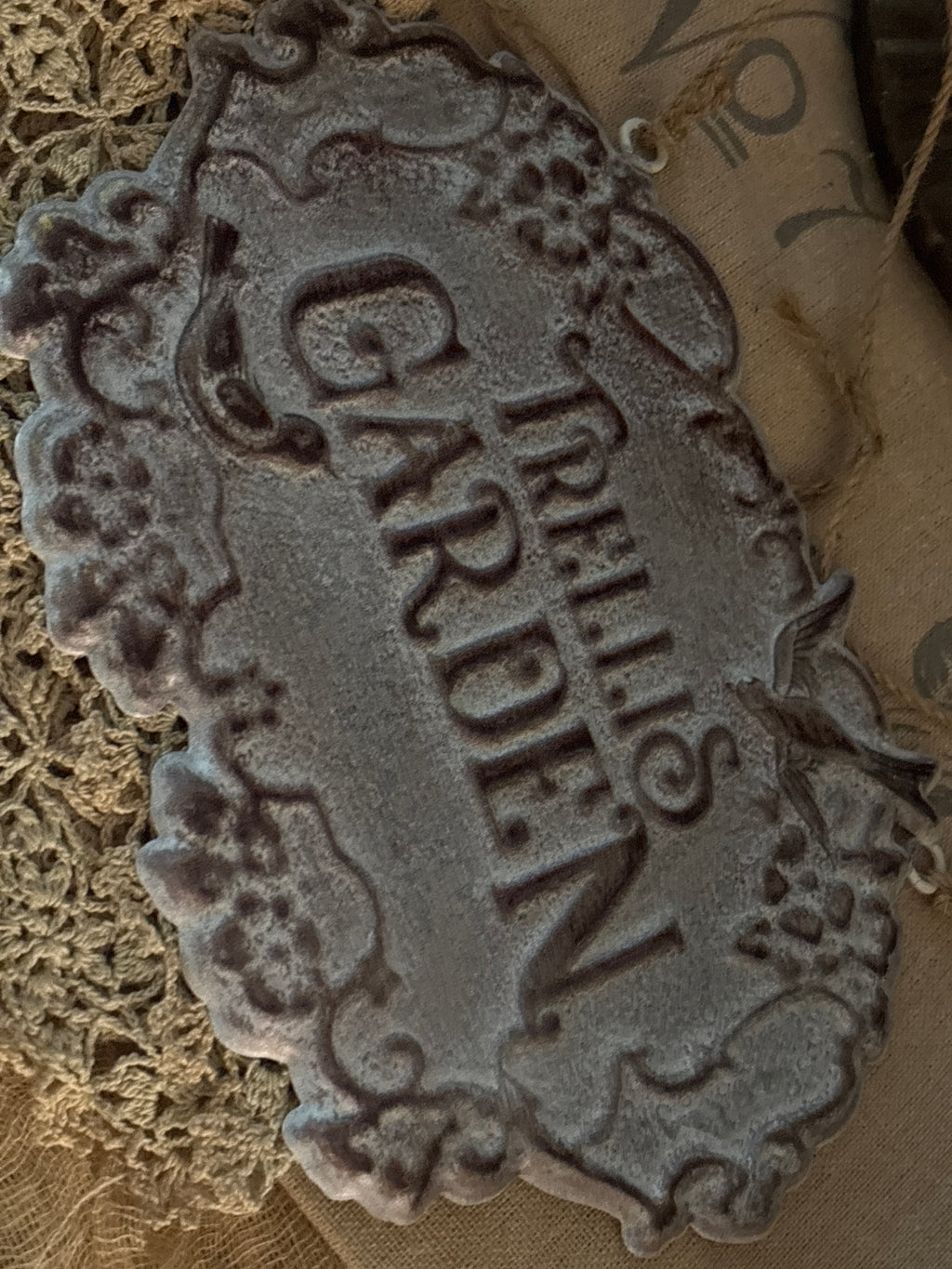 Garden sign, trellis garden