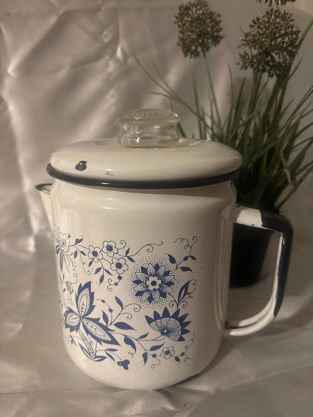 Vintage enamel tea pot blue and white