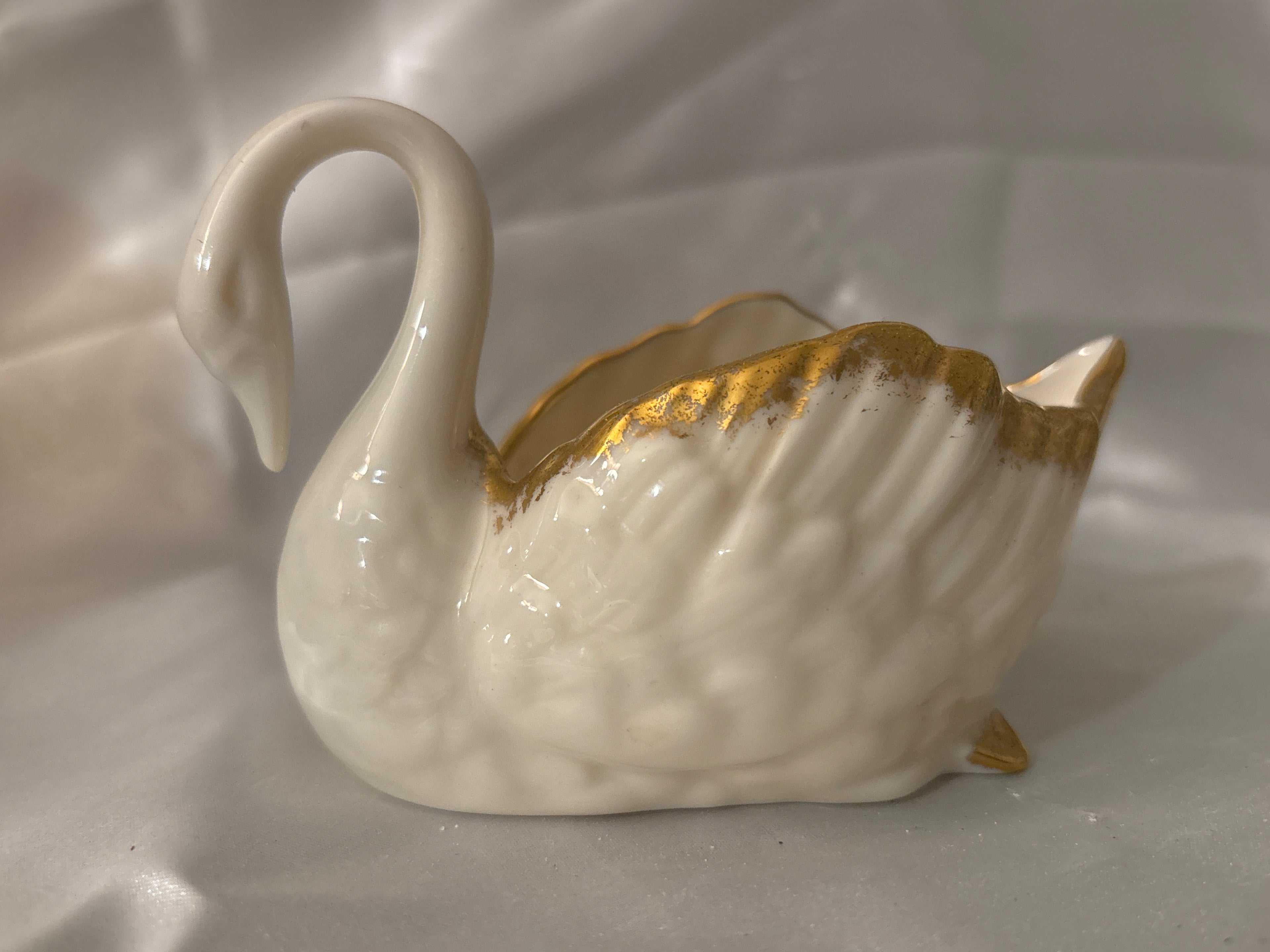 Lenox White and Gold Vintage Decor
Like new