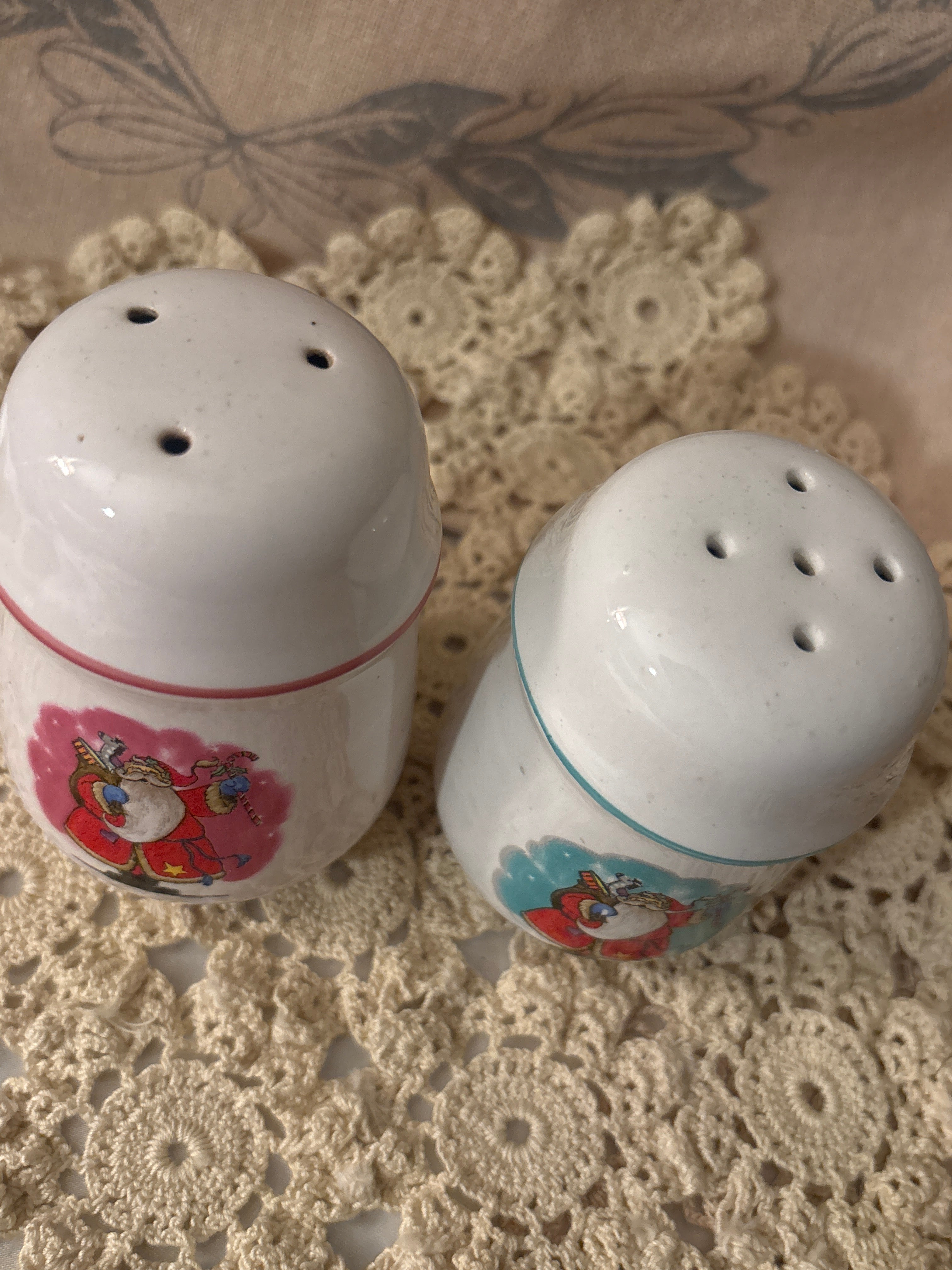 Vintage Christmas Santa / Snowman Salt & Pepper Shaker Set