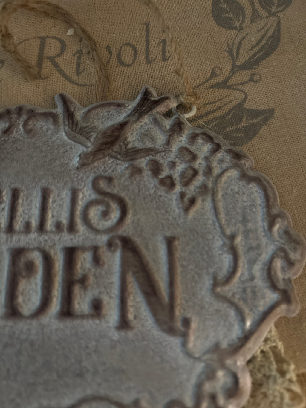 Garden sign, trellis garden