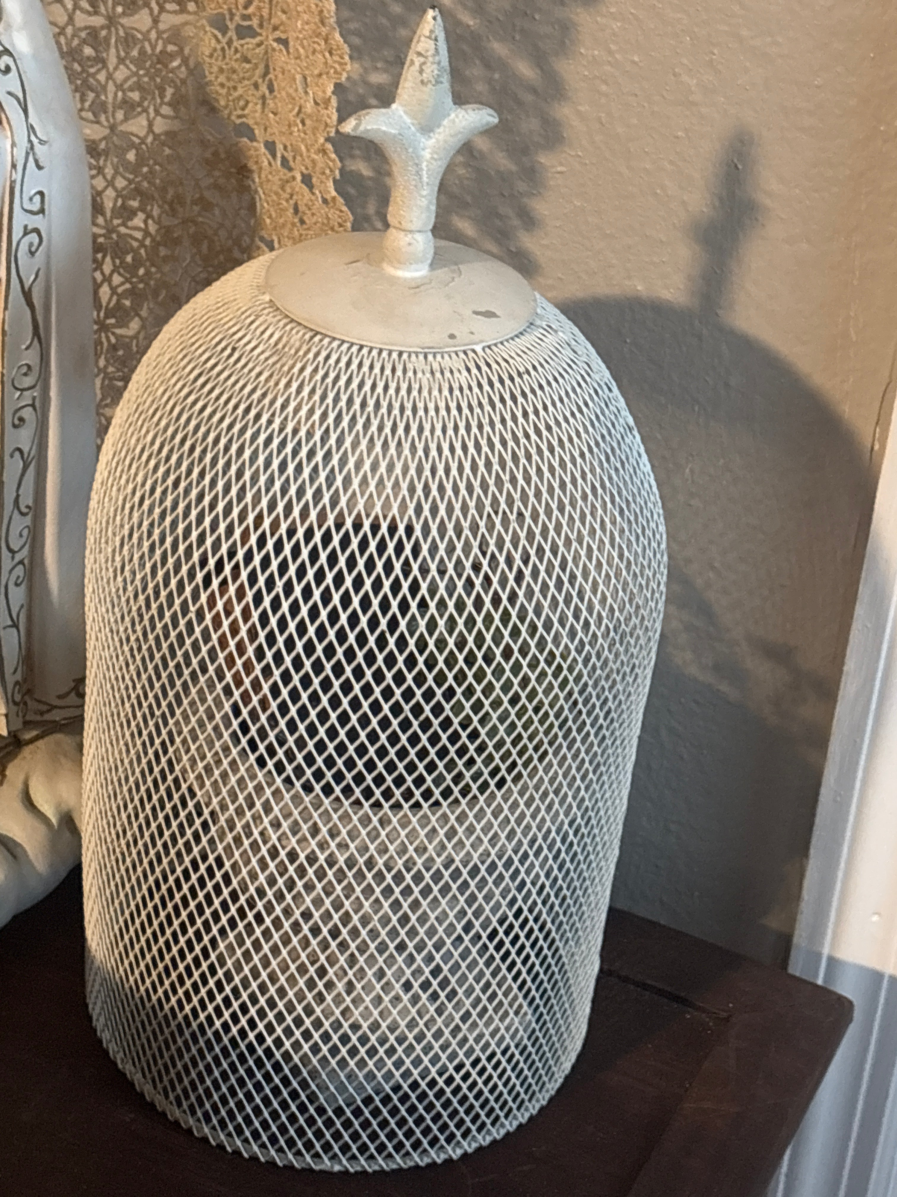 CLOCHE STYLE WIRE MESH CANDLE