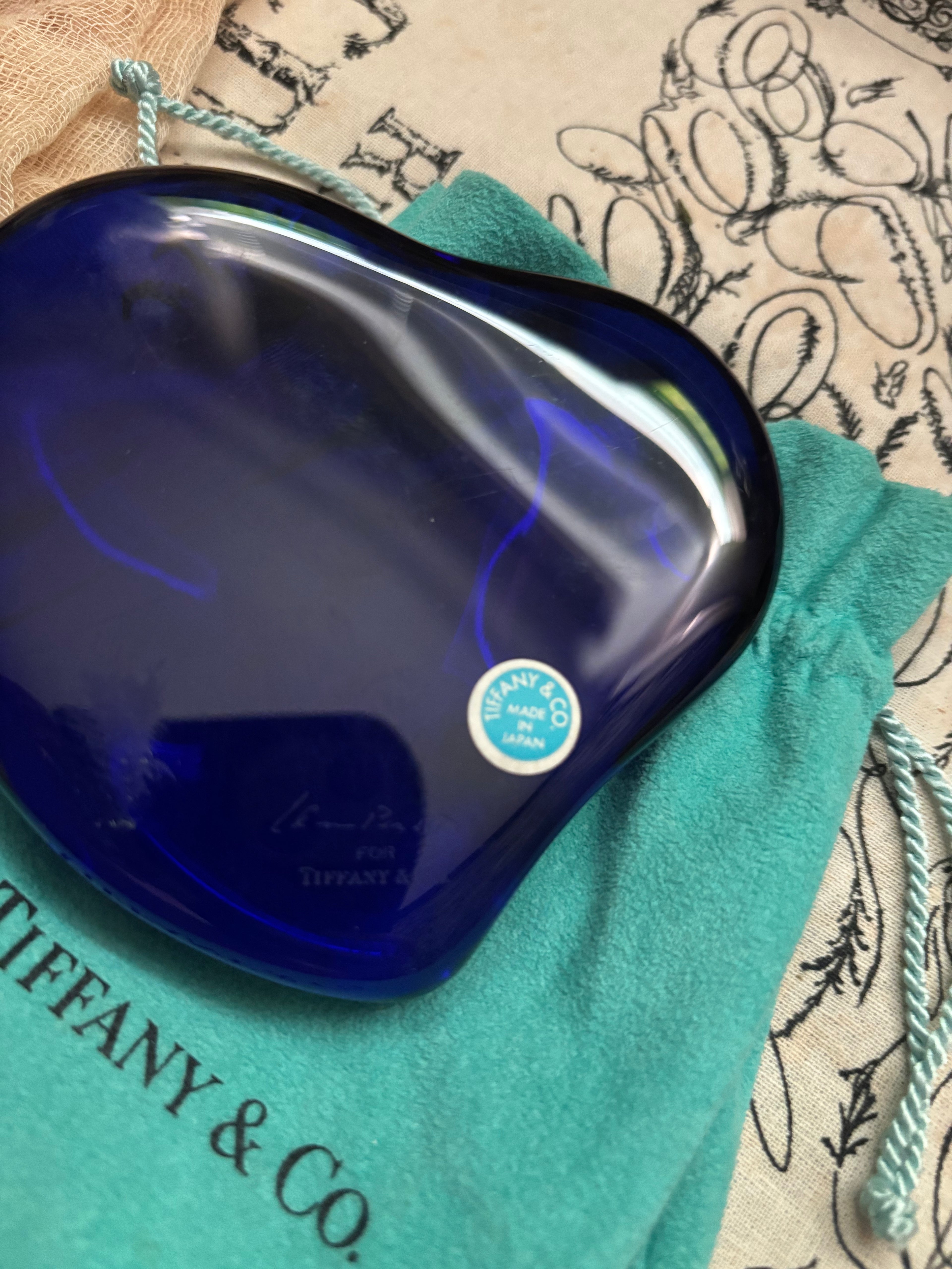 Tiffany and Co x Elsa Peretti colbalt blue heart paperweight