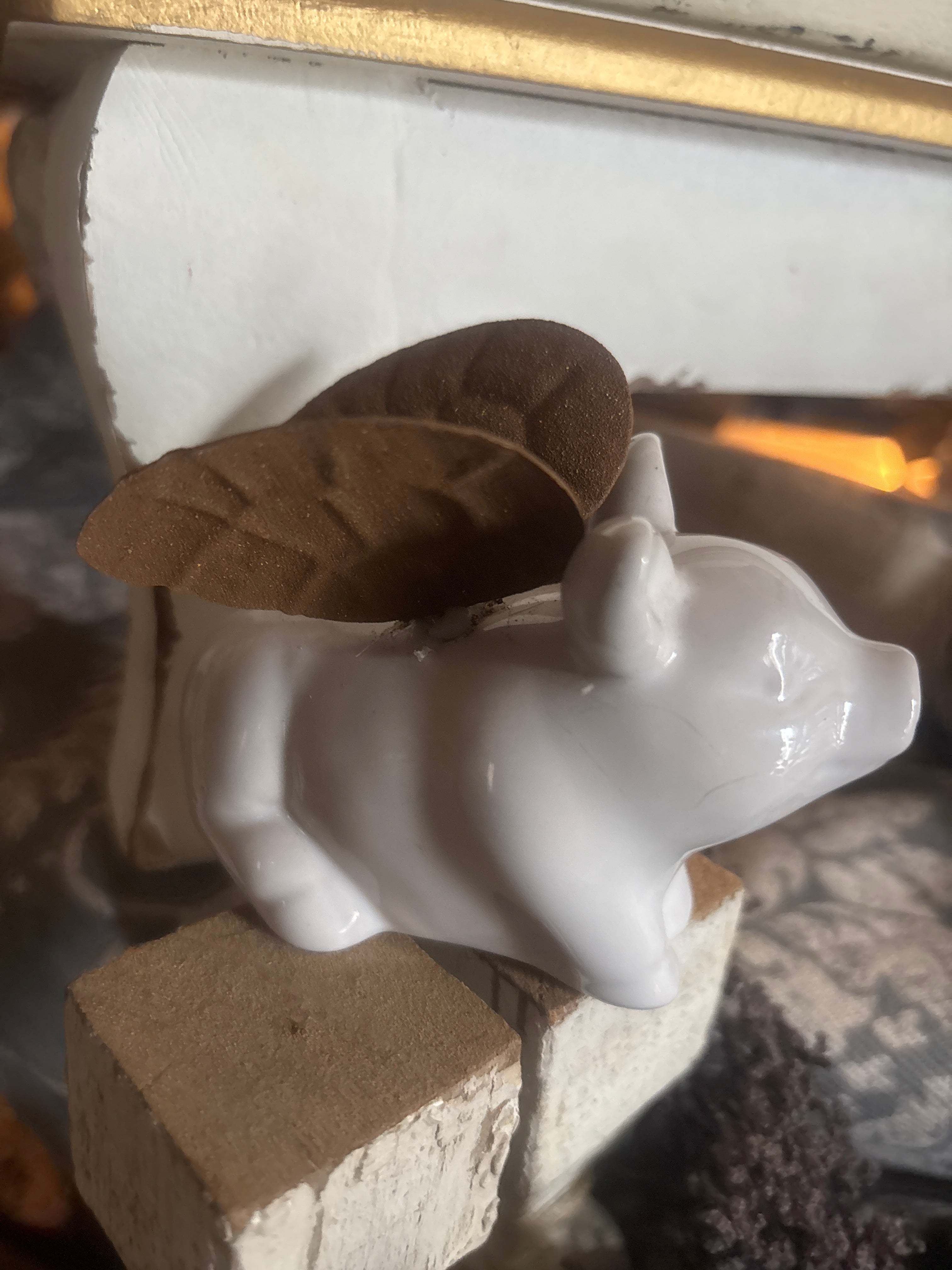 Ceramic small flying pig